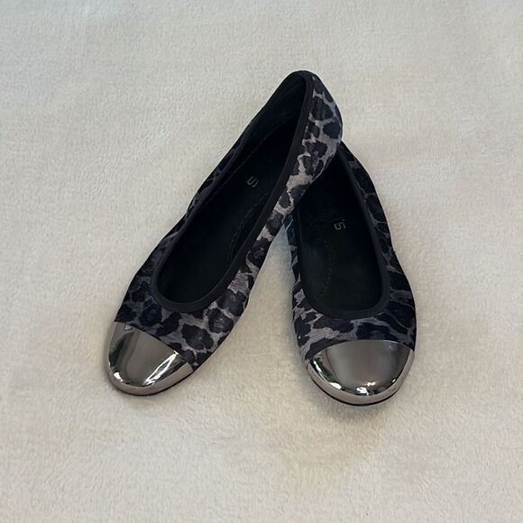 Chico’s Black & Grey Leopard Print Flats with Metallic Toe - Size 9.5 - Picture 3 of 11